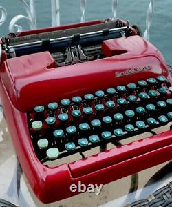 Collectable 1950 Smith-Corona Sterling Typewriter. WithCase. (Russian Keys USSR)
