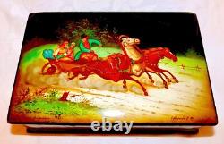 FEDOSKINO Soviet USSR Russian Large Lacquer Box Hand Painted TROYKA Signed Dated