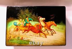 FEDOSKINO Soviet USSR Russian Large Lacquer Box Hand Painted TROYKA Signed Dated