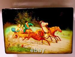 FEDOSKINO Soviet USSR Russian Large Lacquer Box Hand Painted TROYKA Signed Dated