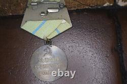 RUSSIAN SOVIET? USSR PIN Order Badge Medal Defense of Odessa WWII Document