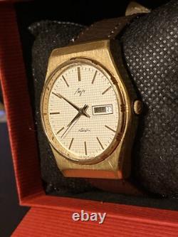 Russian Day-Date GOLD PLATED 7 Jewels USSR Soviet Men's 36MM Watch NEW Battery