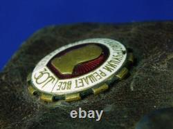 Soviet Russian Russia USSR WWII WW2 Coin Wallet with Badge Medal Pin