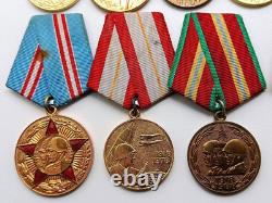 Soviet Russian Set 20 Medals, badges with 6 Documents of Veteran WW2, Army USSR