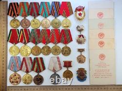 Soviet Russian Set 21 Medals, badges with 6 Documents of Veteran WW2, Army USSR