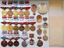 Soviet Russian Set 23 Medals, badges with 6 Documents of Veteran WW2, Army USSR