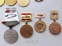 Soviet Russian Set 23 Medals, badges with 7 Documents of Veteran WW2, Army USSR