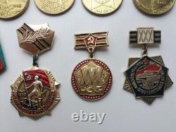 Soviet Russian Set of 18 Medals and Badges of Veteran WW2, Army USSR. Document