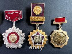 Soviet Russian Set of 25 medals and badges of Veteran WW2 USSR Army. Document