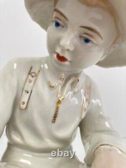 USSR Soviet Russian Jr. Geologist 12 Statuette, 14kt trim Polonskiy Faience