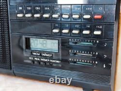 USSR Soviet Russian VINTAGE Transistor Radio Receiver OKEAN RP-286 LW FM UHF