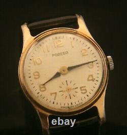 Vintage 1957 USSR men's Pobeda dial dress 17 jewel wristwatch, running great