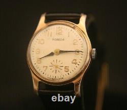 Vintage 1957 USSR men's Pobeda dial dress 17 jewel wristwatch, running great