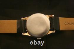 Vintage 1957 USSR men's Pobeda dial dress 17 jewel wristwatch, running great