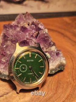 Vintage BOCTOK Russian Soviet USSR Mechanical Wind-Up Green Wristwatch
