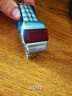 Vintage Pulsar Elektronika 1 First Russian USSR Digital Red LED Wrist Watch 1978