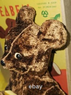Vintage Russian USSR Soviet CCCP Wind Up Motion Guitar Bear COMPLETE Box KEY