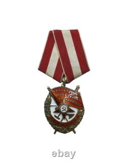 WW2 Soviet Russian Order Of The Red Banner Medal Captain In Technical Services
