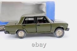 1/43 URSS Russe Soviétique Moulé sous pression LADA Novoexport VAZ 2105 Ultra Rare