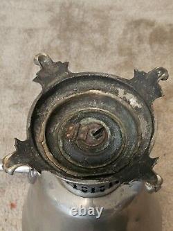 Ancien samovar en bois soviétique à charbon, carbone, russe ethnique URSS soviétique