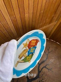 Assiette en porcelaine de propagande soviétique RAR russe 1947 Auteur célèbre V. Prisyazhnyuk