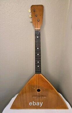 Authentique Balalaïka Russe à 3 cordes de l'époque soviétique Fabrication en URSS