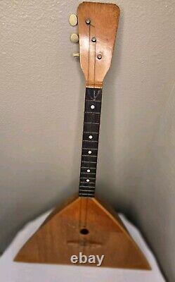 Authentique Balalaïka Russe à 3 cordes de l'époque soviétique Fabrication en URSS