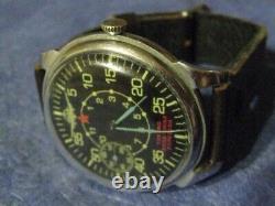 Avion de reconnaissance militaire Molnija URSS montre-bracelet russe soviétique 6087