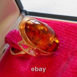 Bague en ambre baltique domée en or rose 583 14k vintage soviétique d'URSS, taille 8