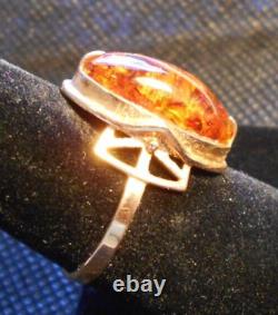 Bague en ambre baltique domée en or rose 583 14k vintage soviétique d'URSS, taille 8