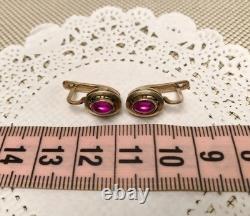 Belles Boucles d'Oreilles Soviétiques Vintage en Argent Massif Doré 875 avec Rubis URSS