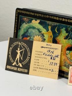 Boîte en laque palekh russe vintage, conte de fées, URSS, peinte à la main, timbres soviétiques
