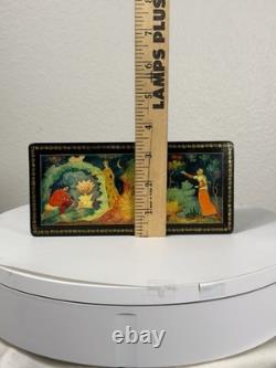 Boîte en laque palekh russe vintage, conte de fées, URSS, peinte à la main, timbres soviétiques