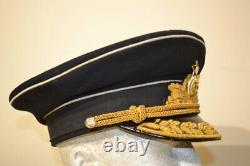 Chapeau de visière noire d'amiral soviétique russe de l'URSS ère de la Guerre froide