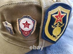 Chapeau militaire soviétique vintage de l'URSS avec 14 épingles et 3 écussons taille 54