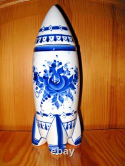 Chiens de l'espace Belka et Strelka, porcelaine de Gzhel, pichet de fusée, Gagarine, URSS soviétique russe