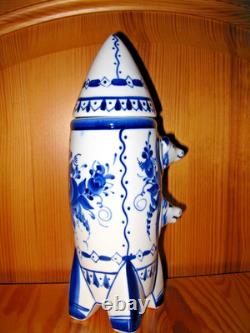 Chiens de l'espace Belka et Strelka, porcelaine de Gzhel, pichet de fusée, Gagarine, URSS soviétique russe