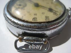 Commandant militaire soviétique russe de la Seconde Guerre mondiale de 1945 montre KIROVSKIE 2MCHZ
