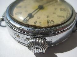 Commandant militaire soviétique russe de la Seconde Guerre mondiale de 1945 montre KIROVSKIE 2MCHZ