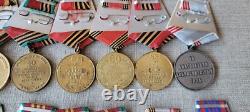 Ensemble de 23 médailles militaires, de travail et jubiliaires soviétiques russes de l'URSS. Description