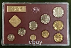 Ensemble de pièces de monnaie de l'URSS, de l'Union soviétique, de la Russie de 1977 à 1980 : 27 pièces différentes dans des boîtes d'origine.