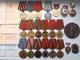 Ensemble Soviétique Russe De 22 Médailles, Badges. 8 Documents De Vétéran De La Seconde Guerre Mondiale, Armée. Urss