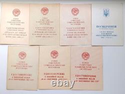 Ensemble soviétique russe de 23 médailles, insignes avec 7 documents de vétéran de la Seconde Guerre mondiale, armée URSS