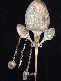 Épinglette vintage traditionnelle / Accessoire en ambre ornemental de Russie soviétique