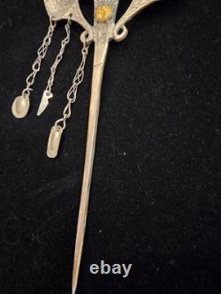 Épinglette vintage traditionnelle / Accessoire en ambre ornemental de Russie soviétique