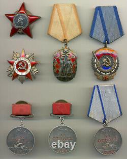 Groupe documenté de l'URSS soviétique russe avec 3 médailles de bravoure