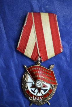 Insigne original soviétique russe URSS Ordre de la Bannière Rouge 407679 avec livret d'ordre