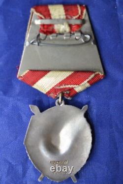 Insigne original soviétique russe URSS Ordre de la Bannière Rouge 407679 avec livret d'ordre