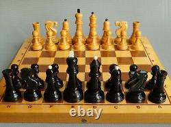 Jeu d'échecs lourd en bois rare de tournoi avec boîte fabriqué en URSS soviétique russe