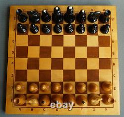 Jeu d'échecs lourd en bois rare de tournoi avec boîte fabriqué en URSS soviétique russe
